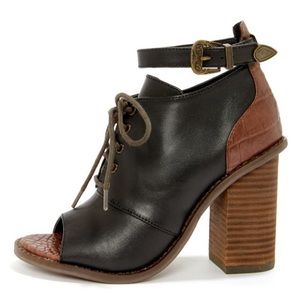 Kelsi Dagger Bina Black sandals booties